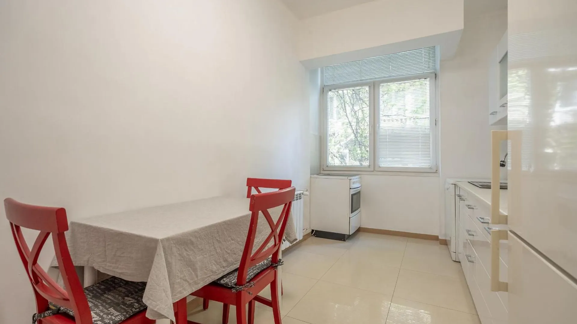 Appartement 2 Bdr Central Home Next To The National Stadium Sofia Bulgarije
