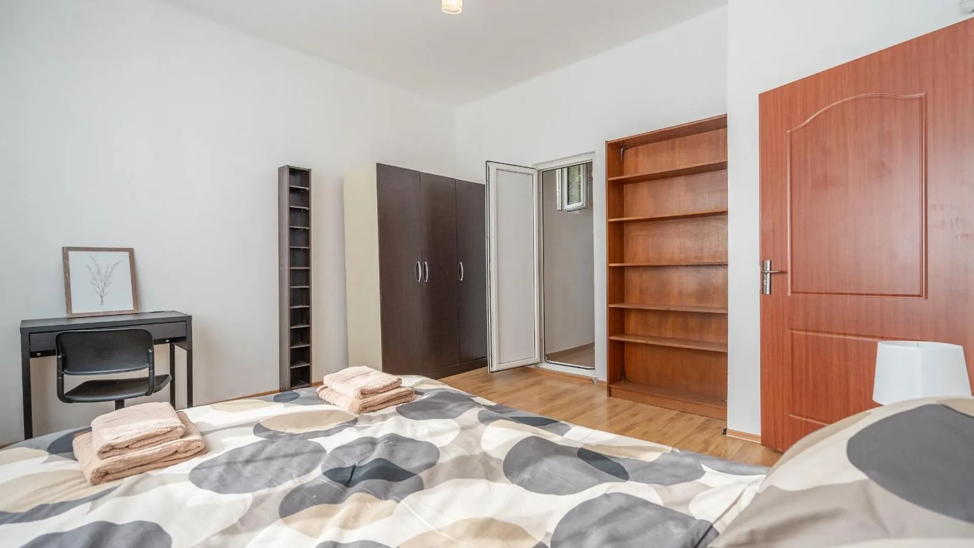 2 Bdr Central Home Next To The National Stadium Sofia Bulgarije